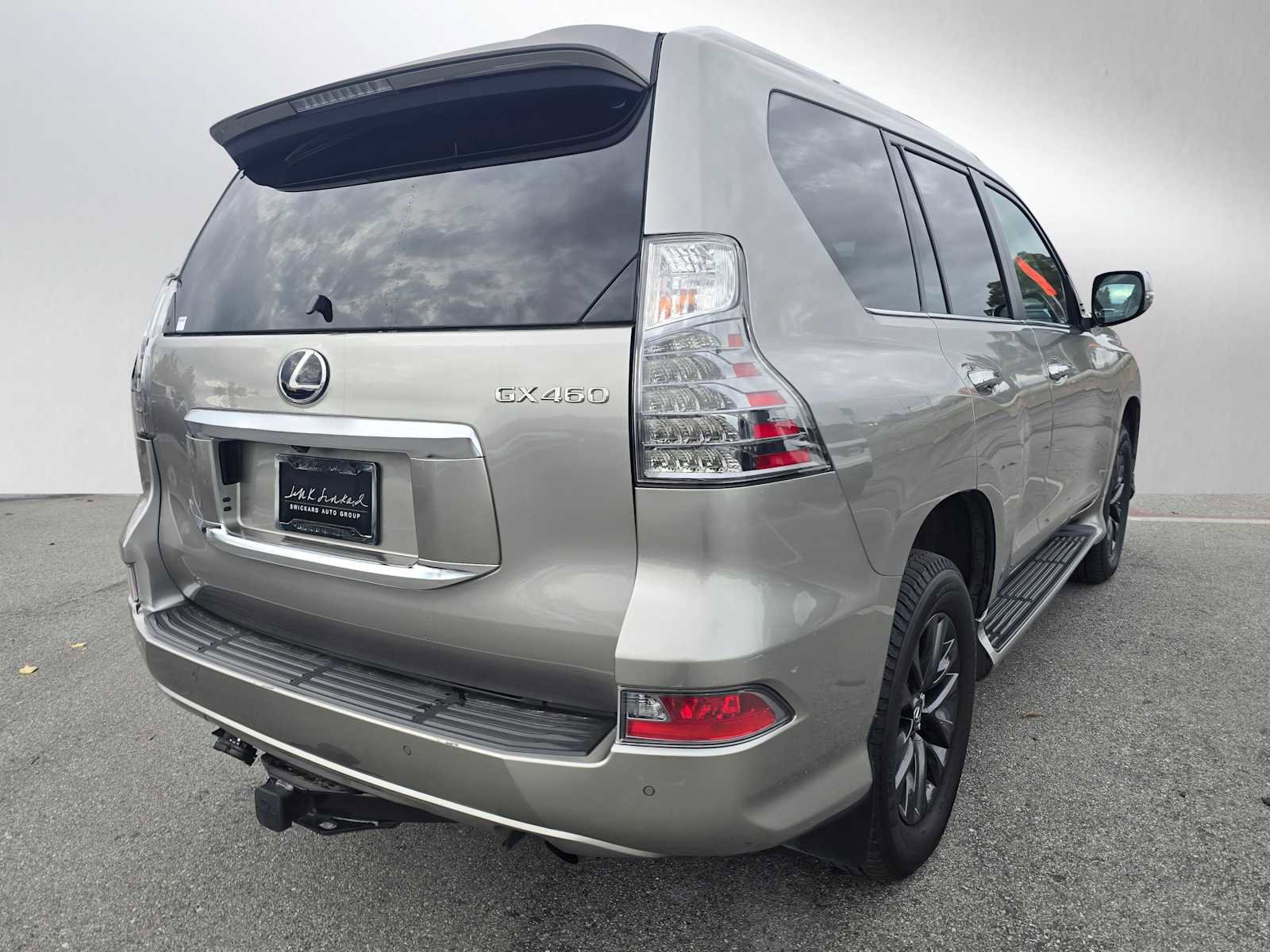 Used 2023 Lexus GX 460 Premium image 3