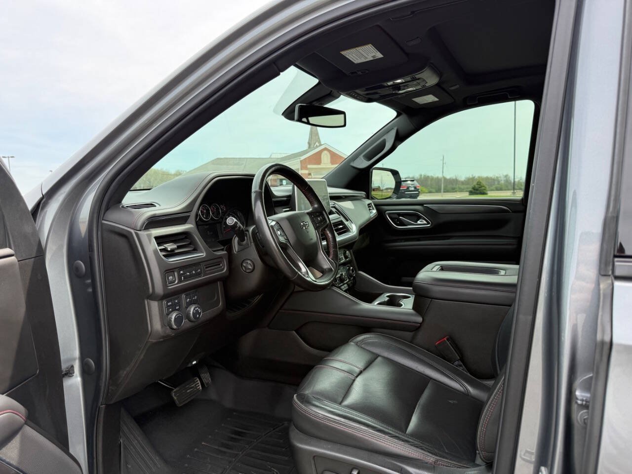 Used 2021 Chevrolet Suburban RST w/ Luxury Package AWD/4WD image 11