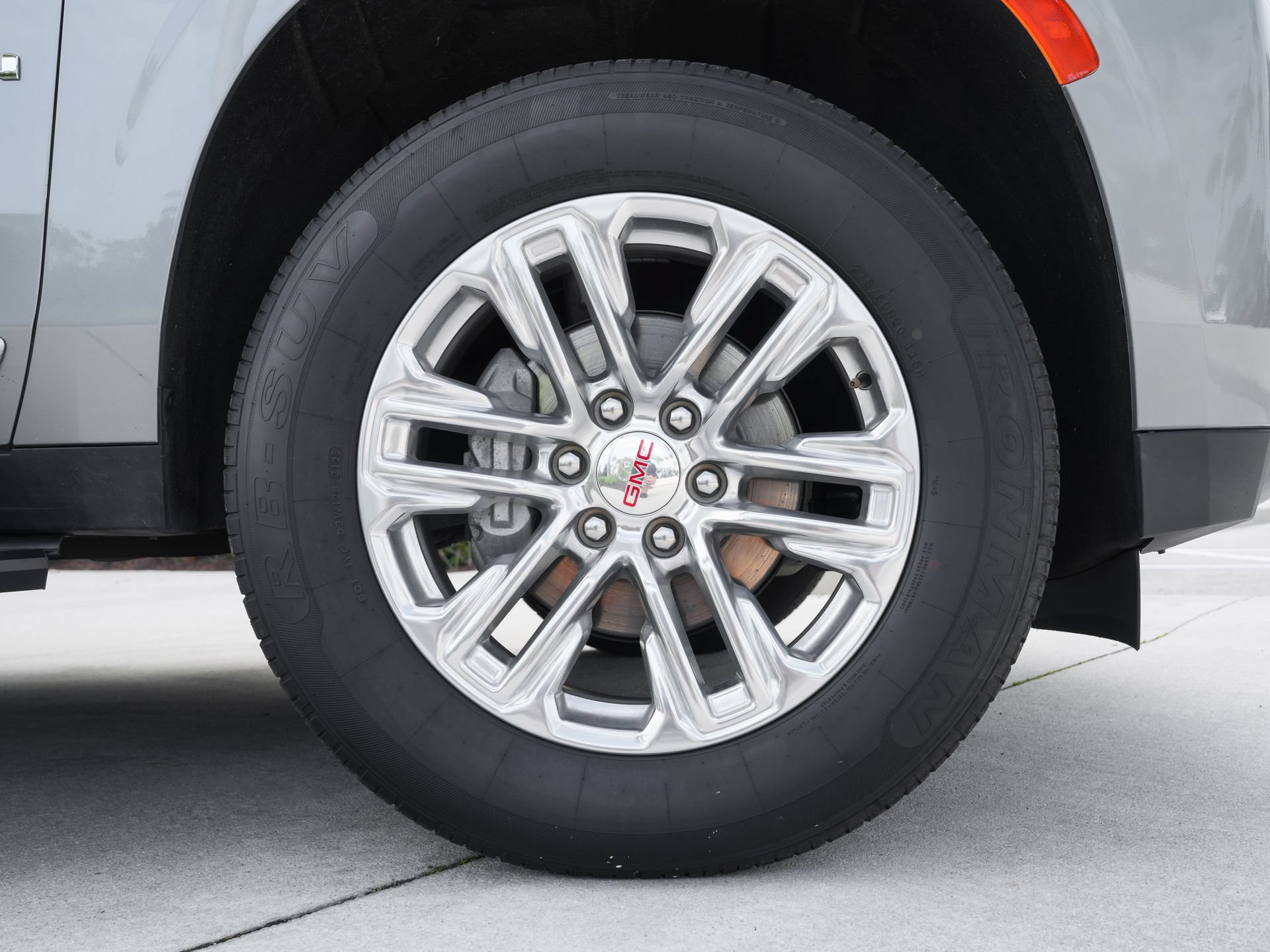 Used 2024 GMC Yukon XL SLT RWD image 27