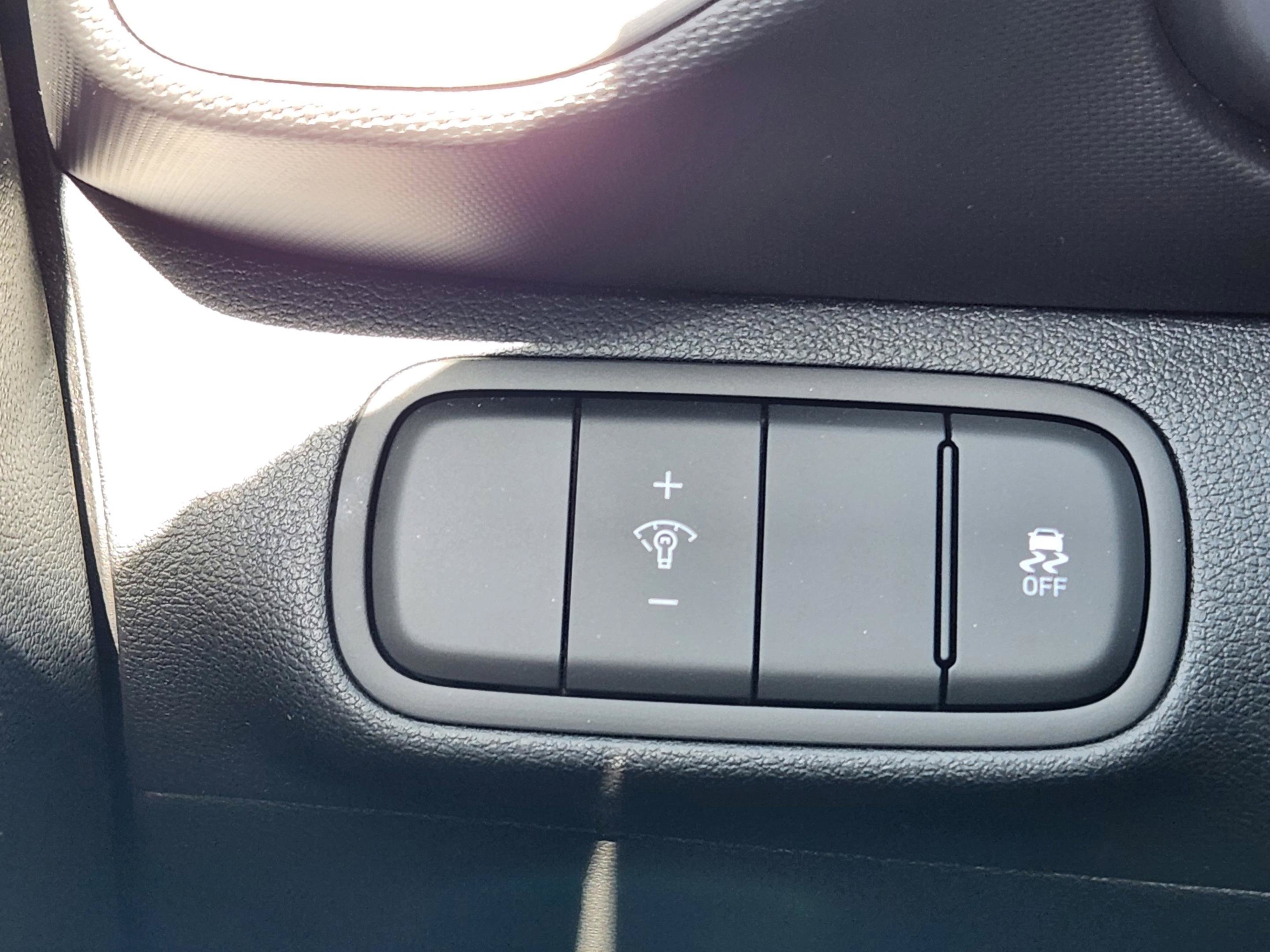 New 2026 Hyundai Venue SEL FWD image 31