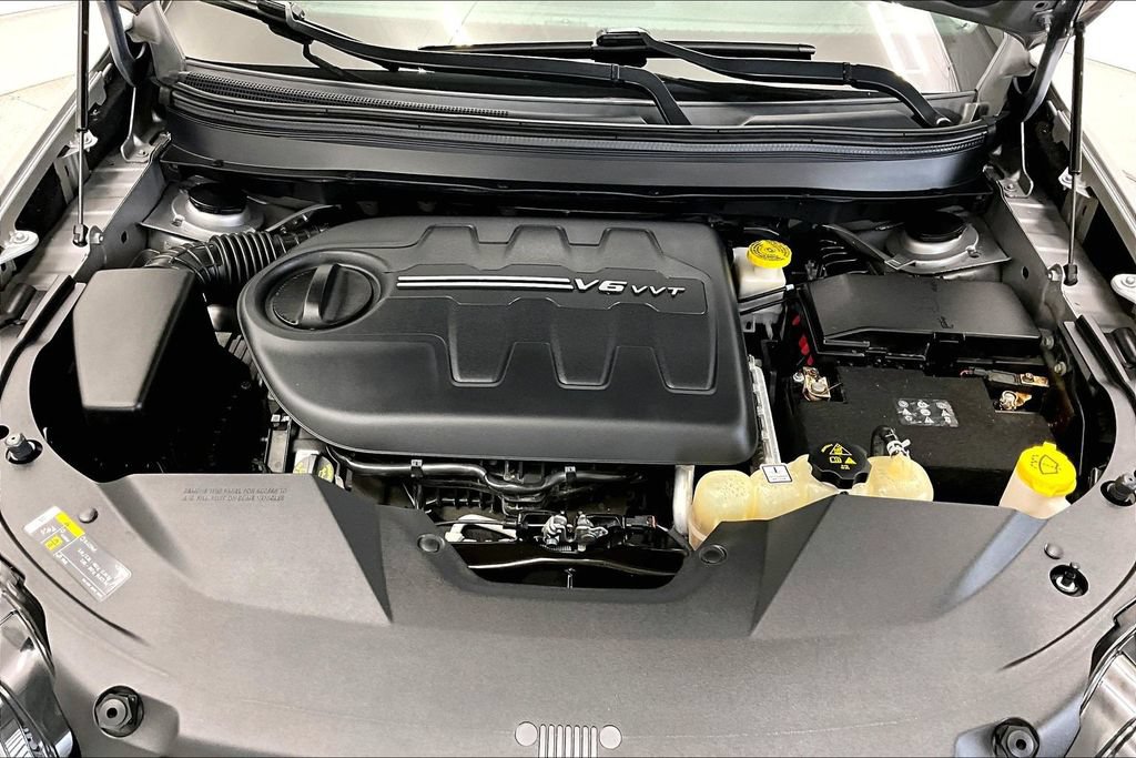 Used 2020 Jeep Cherokee Limited AWD/4WD image 9