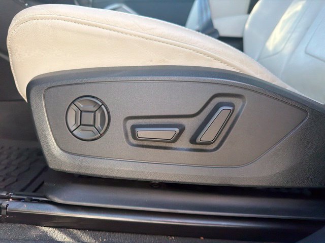 Used 2023 Audi Q3 2.0T Premium w/ Convenience Package AWD/4WD image 18