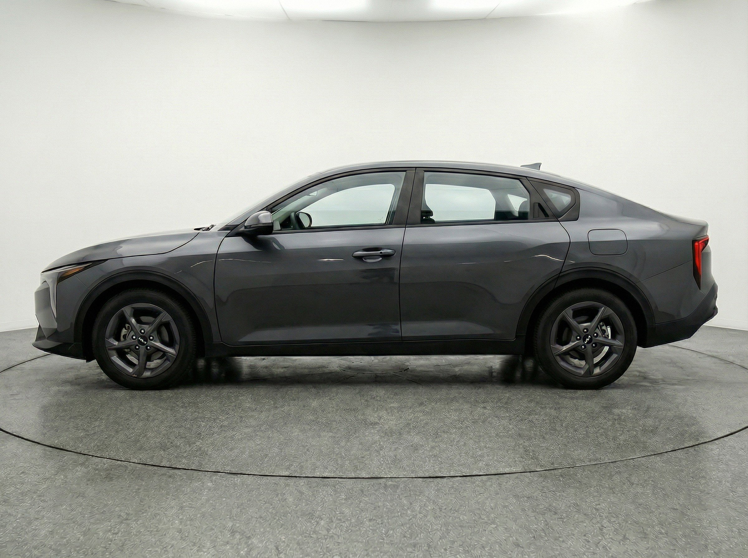 Used 2025 Kia K4 LXS FWD image 5