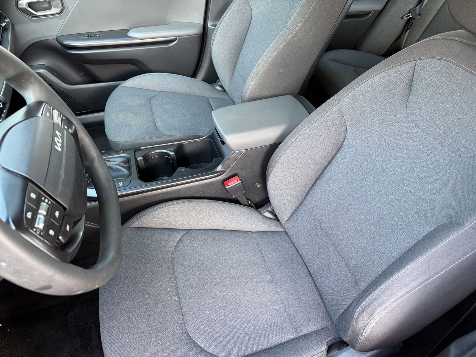 Used 2025 Kia K4 LXS image 38