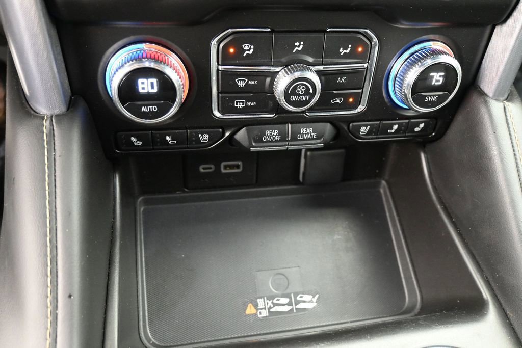 Used 2024 GMC Yukon XL SLT w/ SLT Luxury Package AWD/4WD image 33