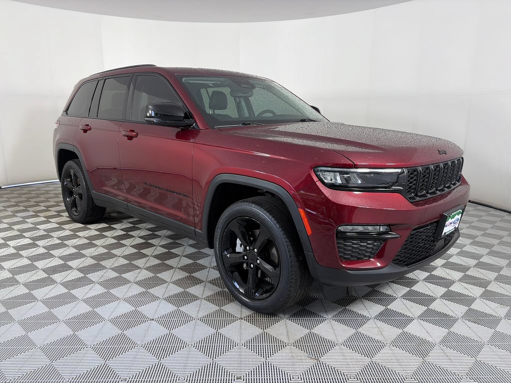 Used 2023 Jeep Grand Cherokee Limited w/ Black Appearance Package AWD/4WD image 1