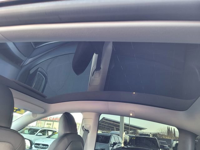 Used 2023 Tesla Model Y Long Range image 18