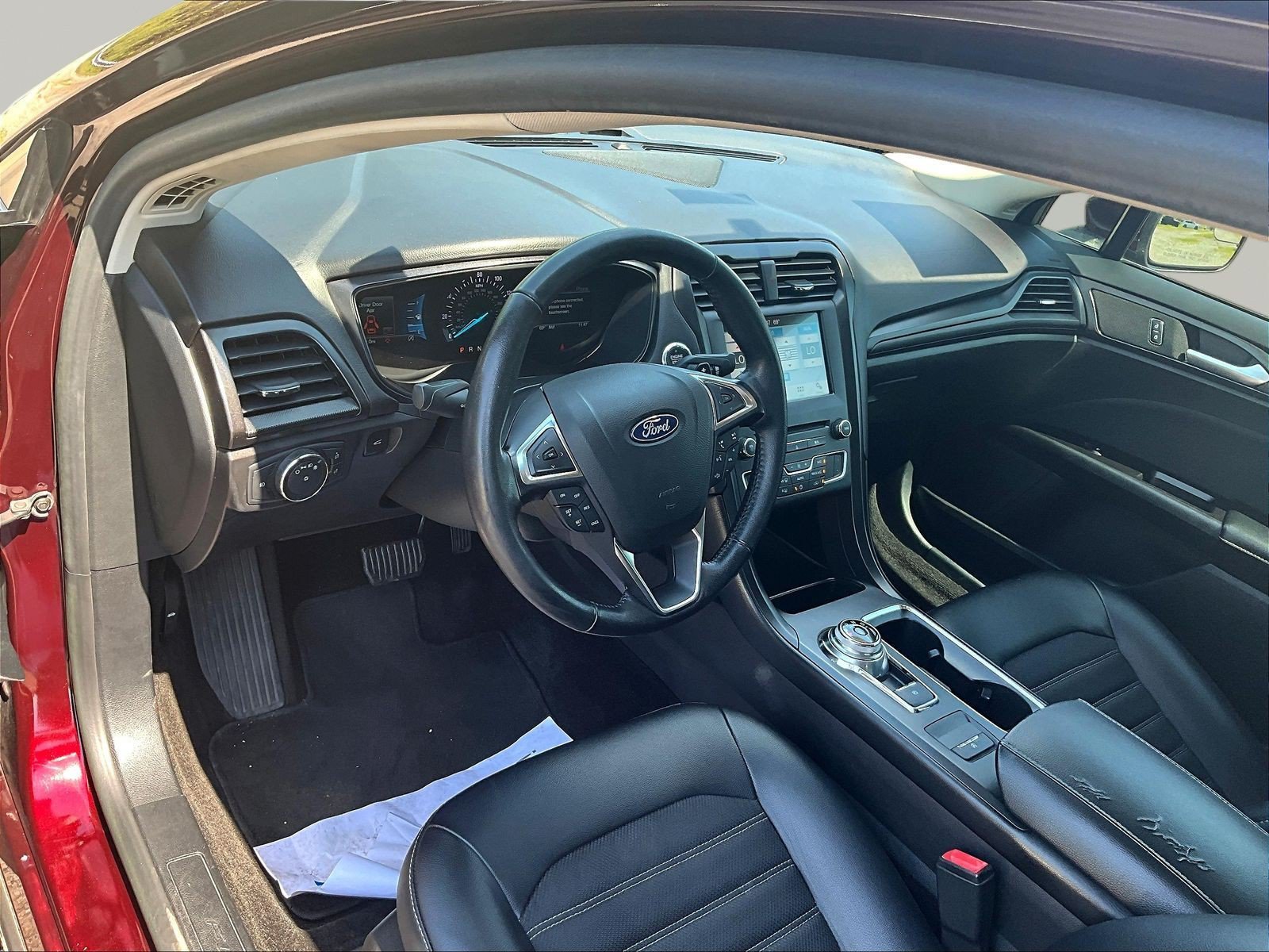 Used 2018 Ford Fusion SE w/ Equipment Group 201A FWD image 17