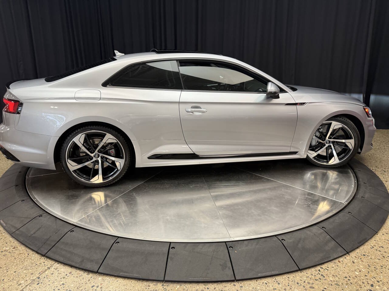 Used 2018 Audi RS 5 w/ Dynamic Plus Package AWD/4WD image 9