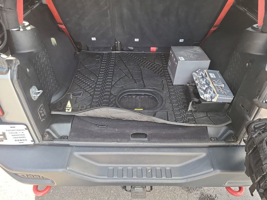 Used 2017 Jeep Wrangler Unlimited Rubicon AWD/4WD image 40