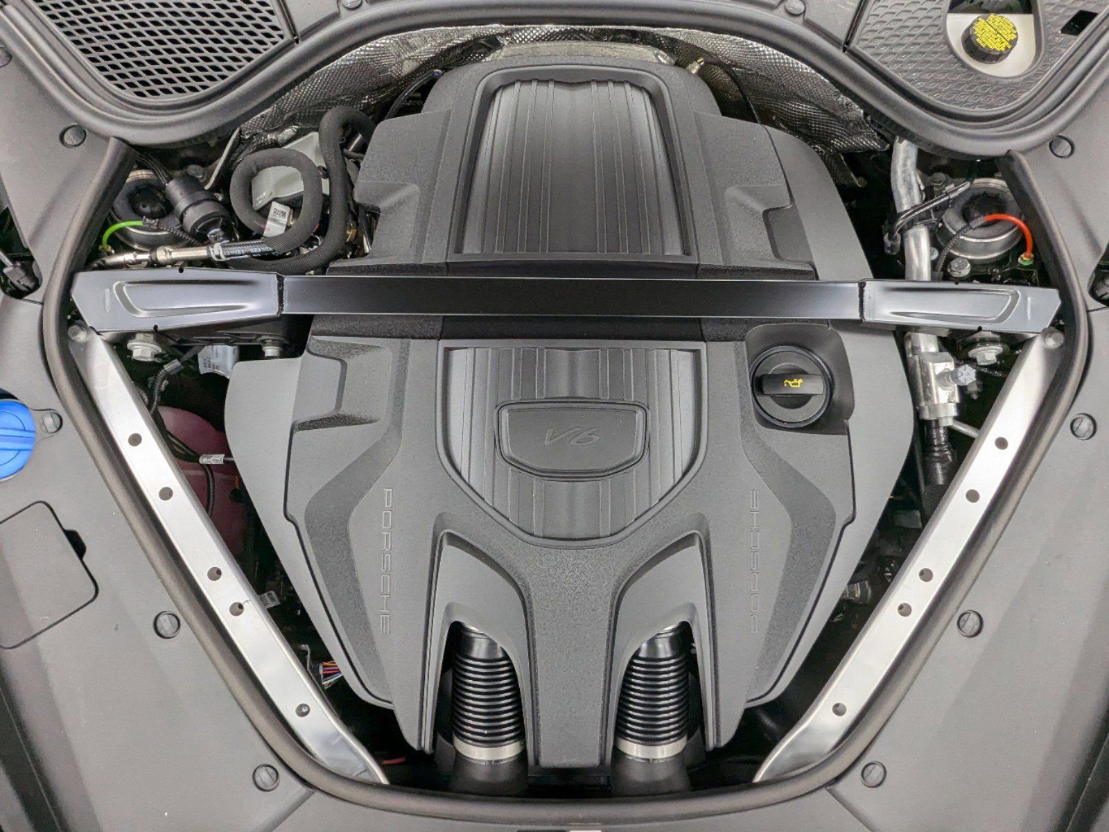 Used 2025 Porsche Panamera 4 image 24