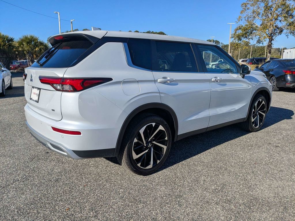 Used 2024 Mitsubishi Outlander SE image 4