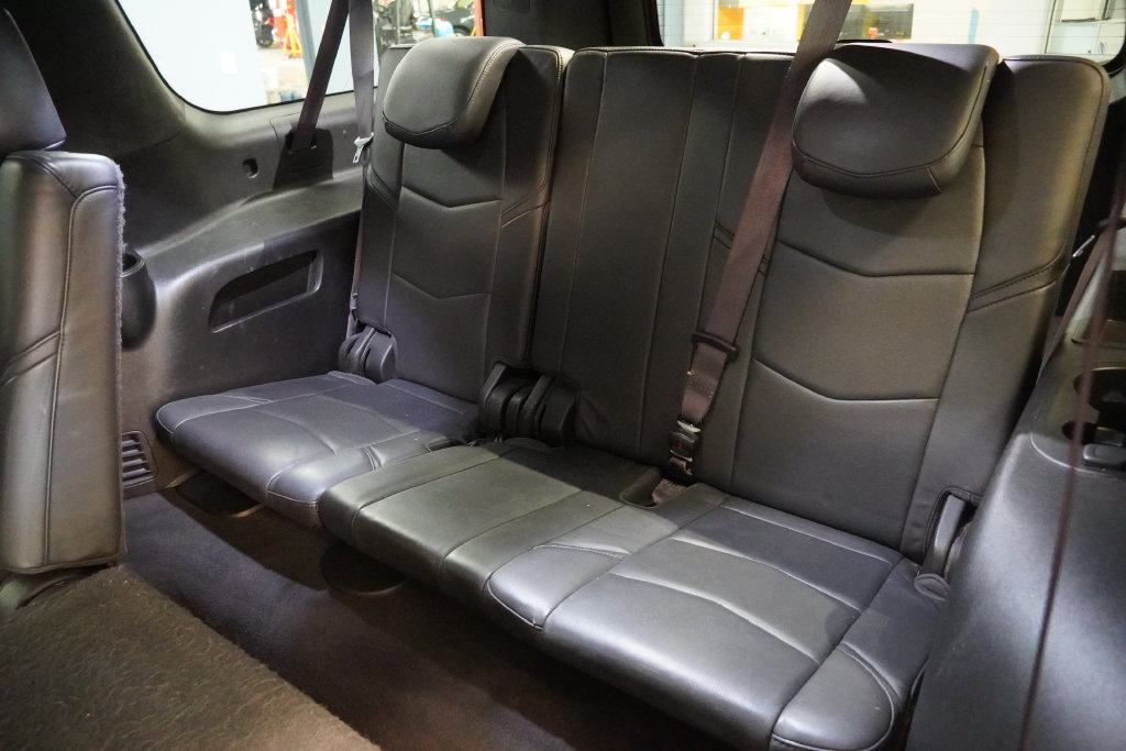 Used 2017 Cadillac Escalade ESV Platinum AWD/4WD image 21