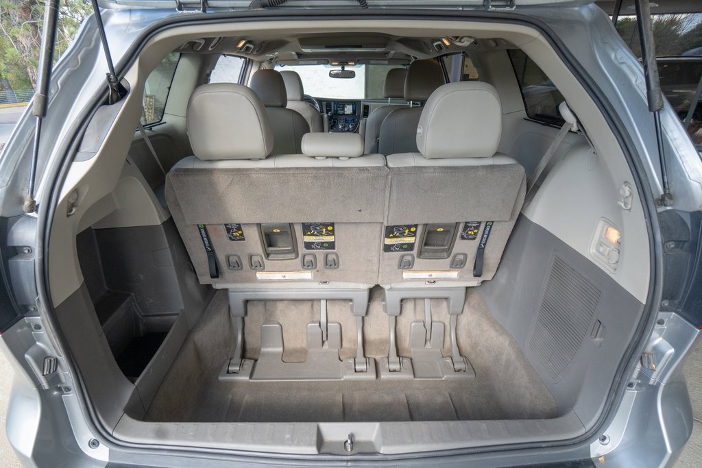 Used 2017 Toyota Sienna XLE Premium image 21