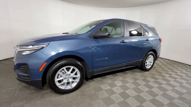 Used 2024 Chevrolet Equinox LS w/ LS Convenience Package AWD/4WD image 9