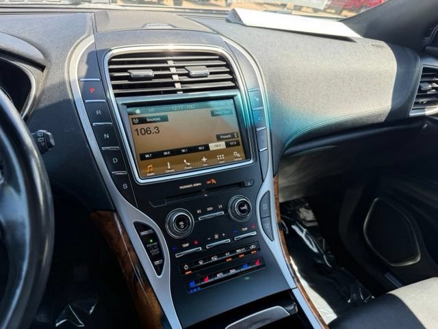 Used 2017 Lincoln MKX Reserve AWD/4WD image 25