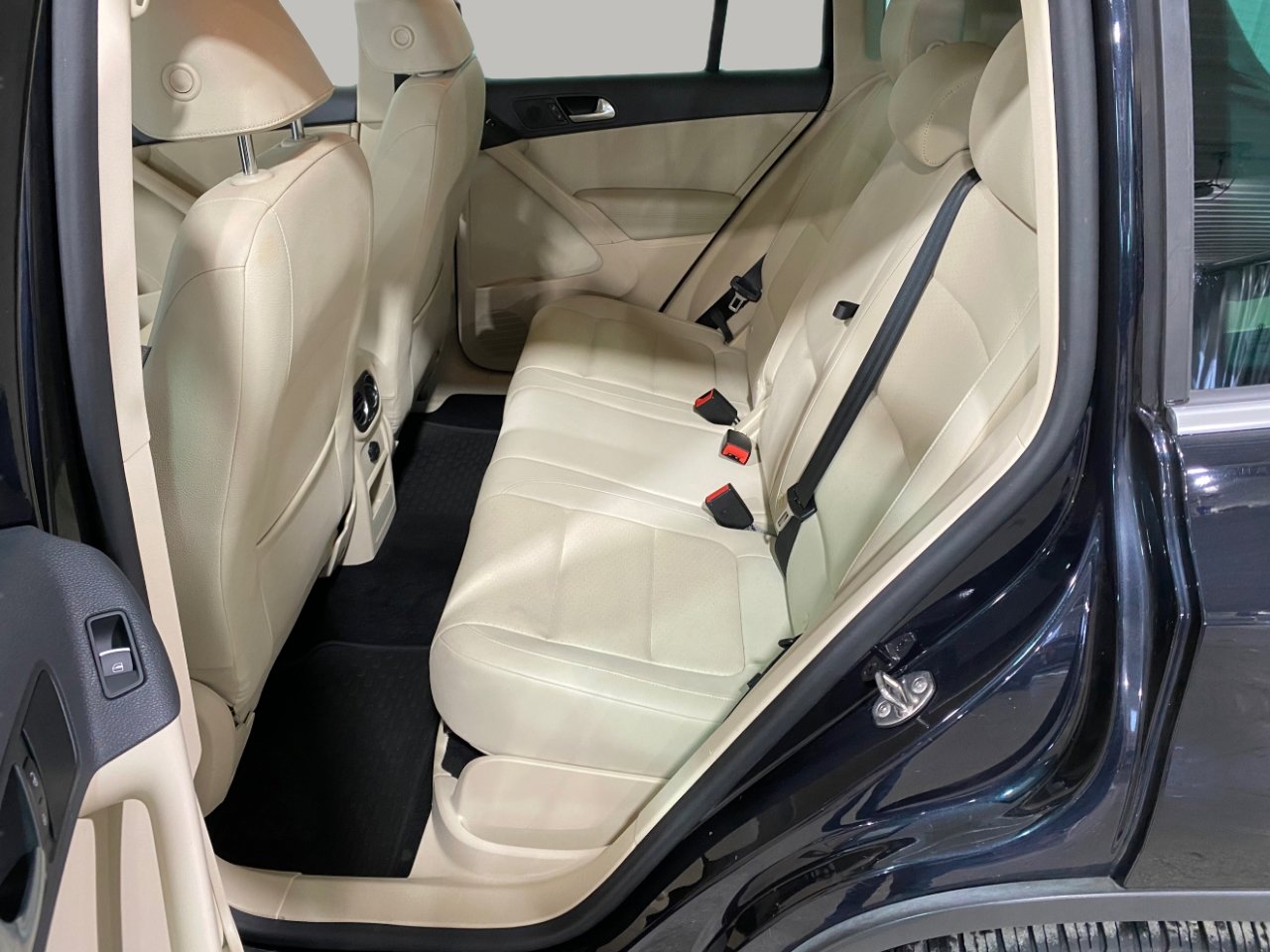 Used 2017 Volkswagen Tiguan Wolfsburg Edition image 13