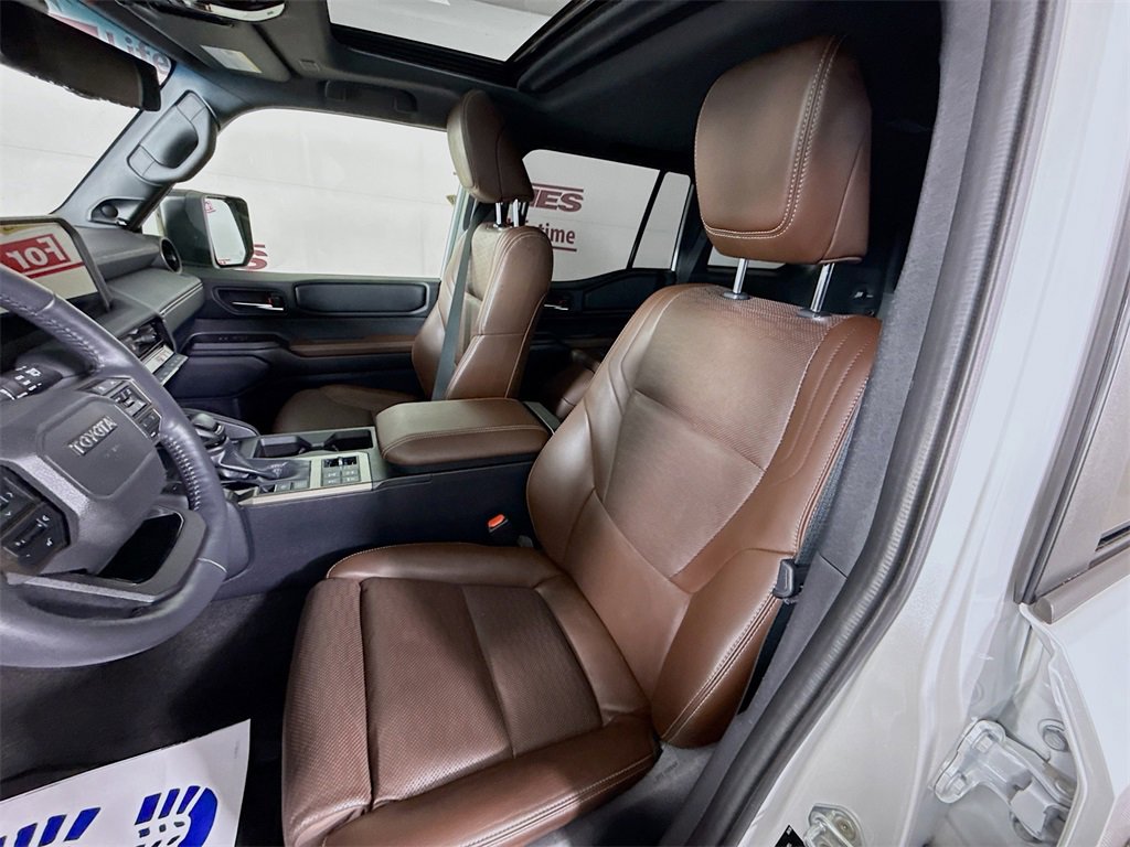 Used 2024 Toyota Land Cruiser image 27