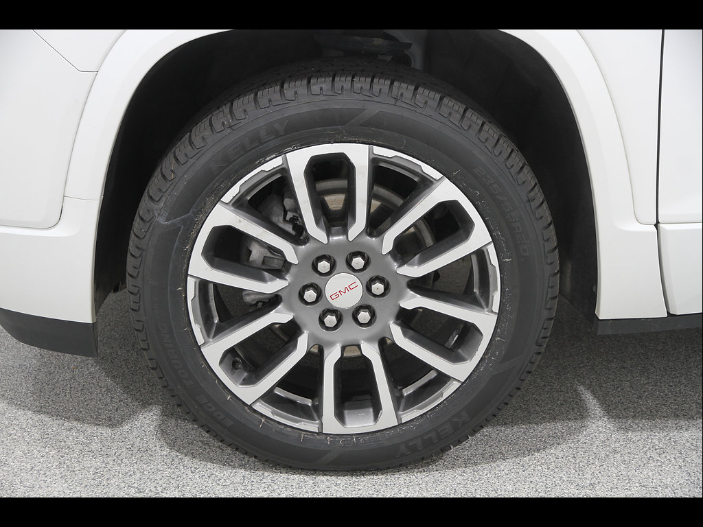 Certified 2022 GMC Acadia Denali w/ Denali Ultimate Package AWD/4WD image 24