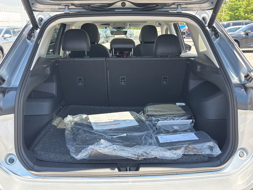 New 2026 Volkswagen Tiguan SE AWD/4WD image 23