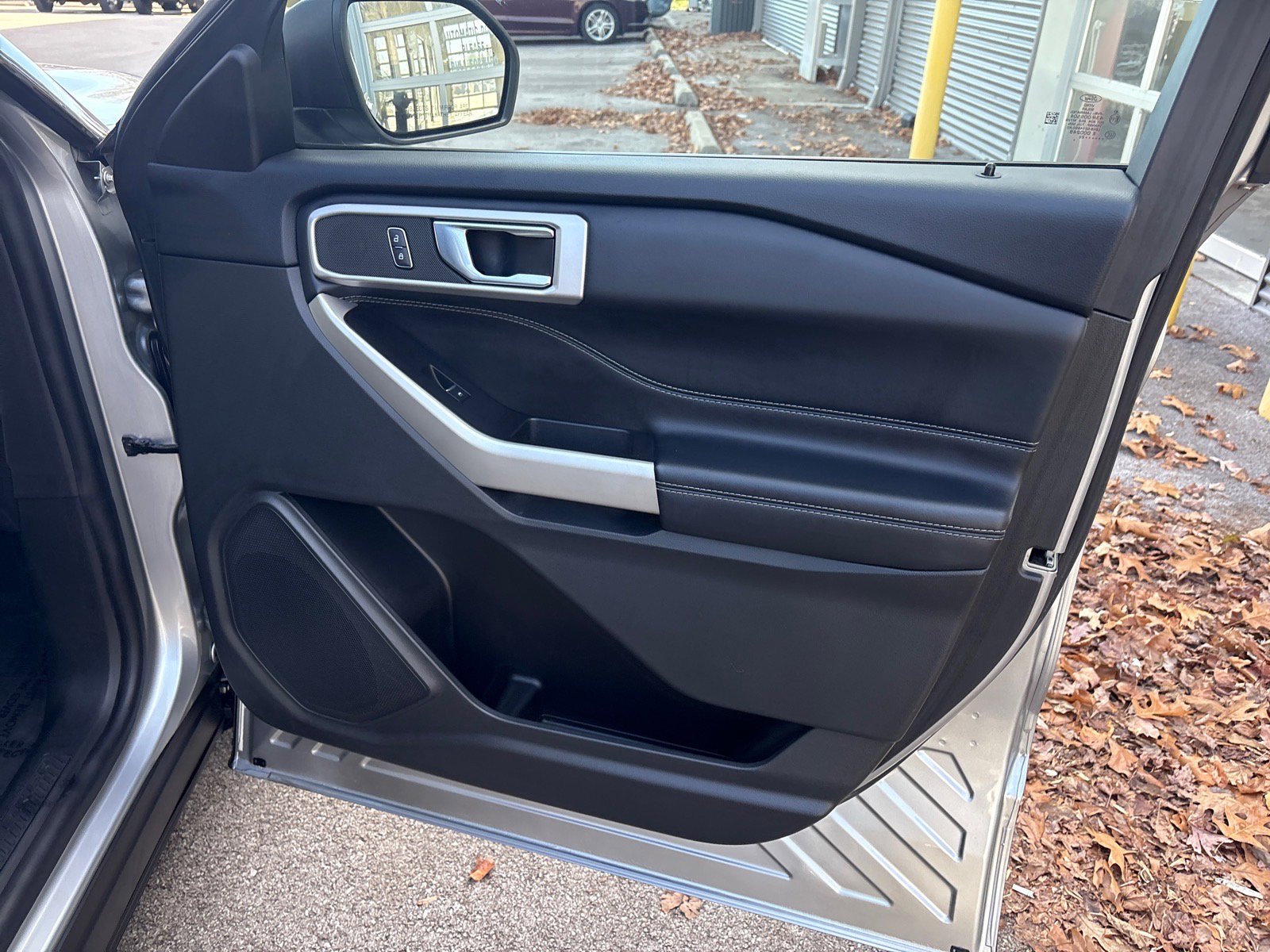 Used 2022 Ford Explorer XLT w/ Equipment Group 202A image 48