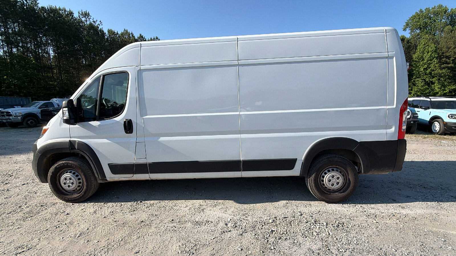 Used 2024 RAM ProMaster 2500 w/ Convenience Group FWD image 11