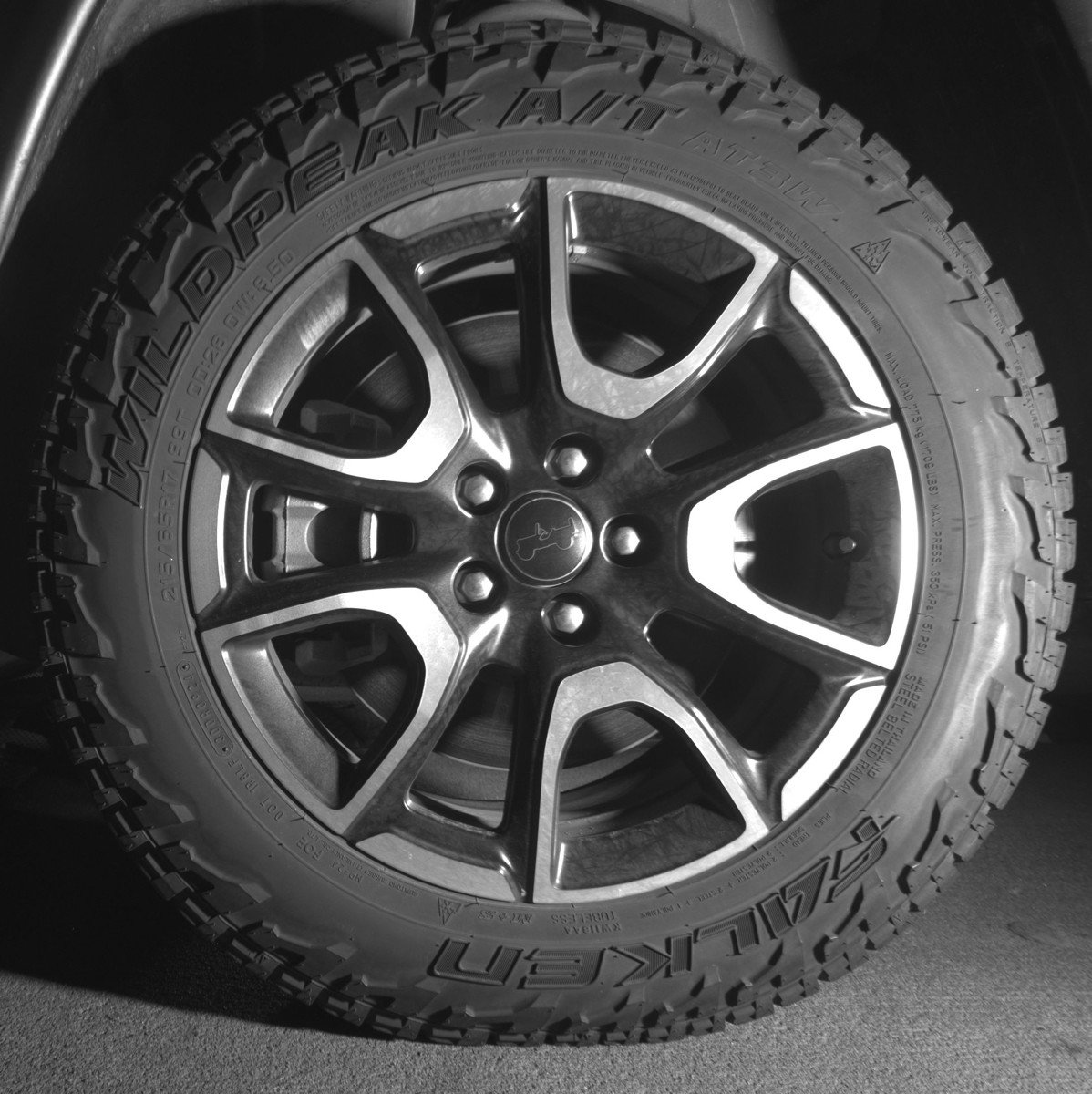 Used 2025 Jeep Compass Trailhawk image 12