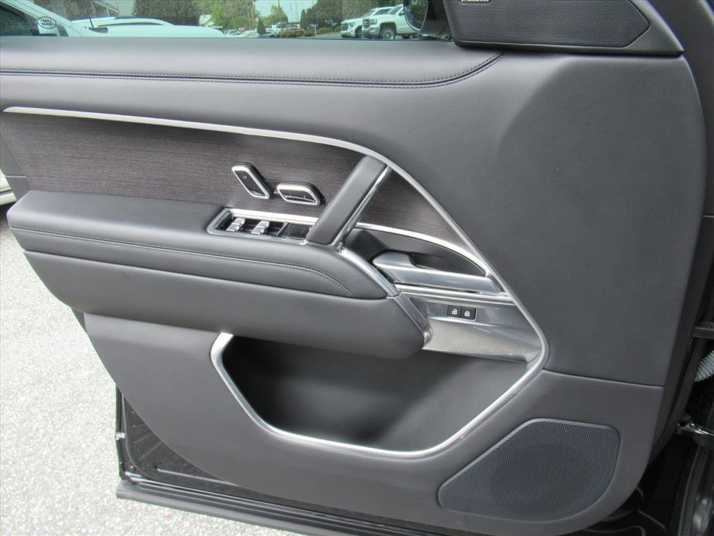 Used 2023 Land Rover Range Rover SE image 21