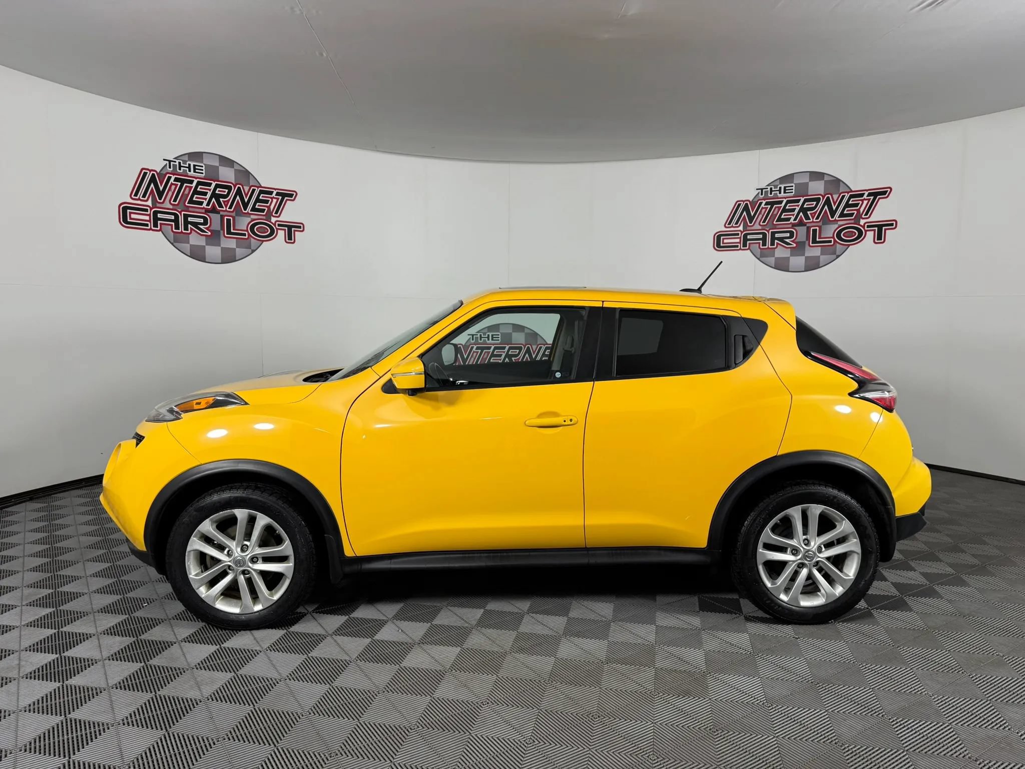 Used 2016 Nissan Juke SL FWD image 4