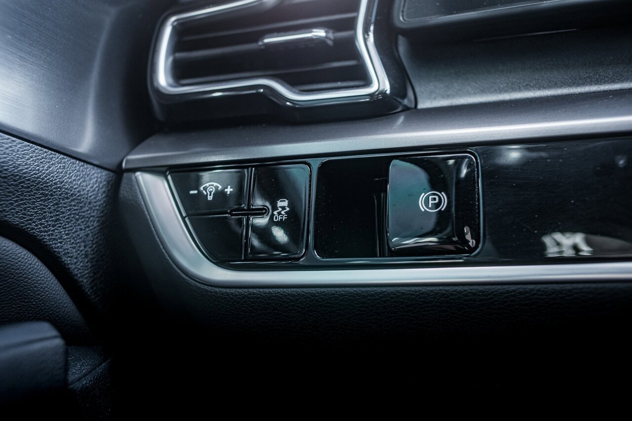 Used 2024 Kia Sportage EX image 21