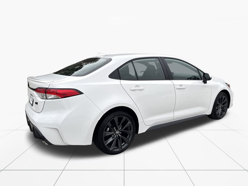 Used 2025 Toyota Corolla SE image 9