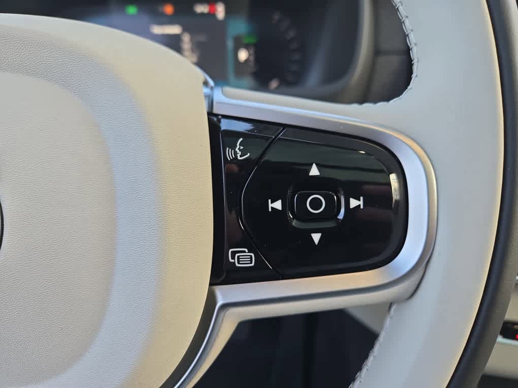 New 2026 Volvo XC90 T8 Ultra w/ Protection Package Premier image 17