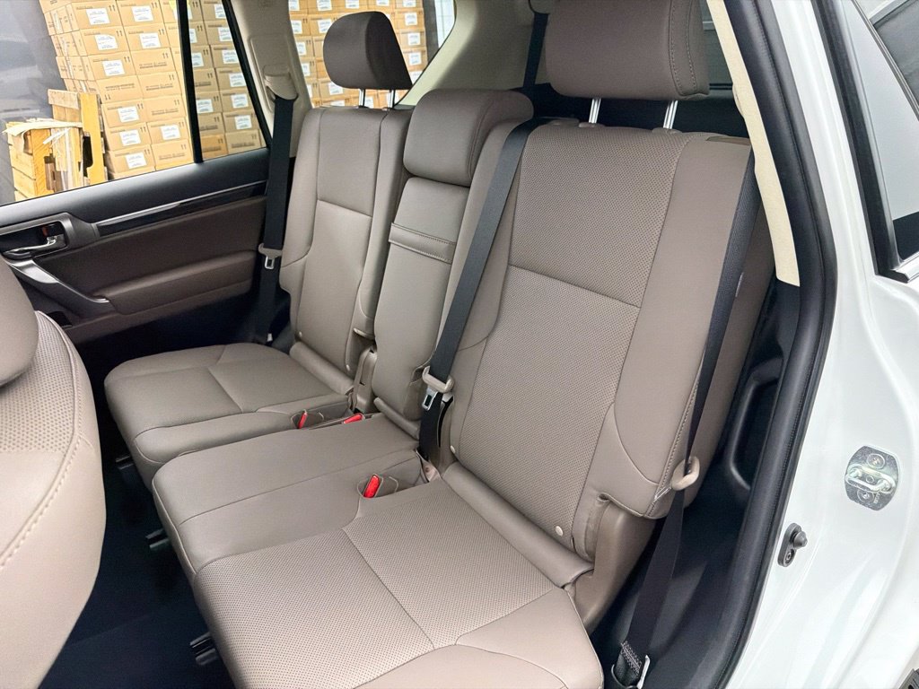 Used 2023 Lexus GX 460 Premium w/ Premium Package AWD/4WD image 25