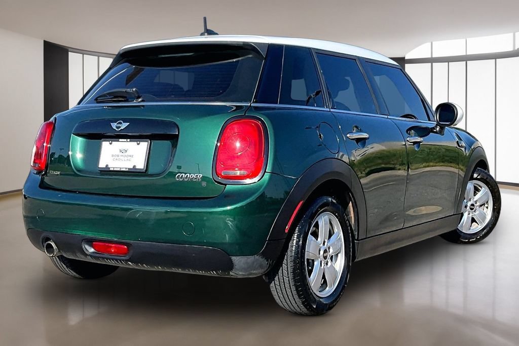 Used 2017 MINI Cooper 4-Door Hardtop FWD image 2
