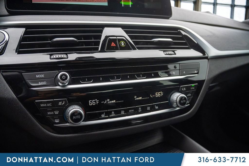 Used 2023 BMW 530i xDrive AWD/4WD image 9