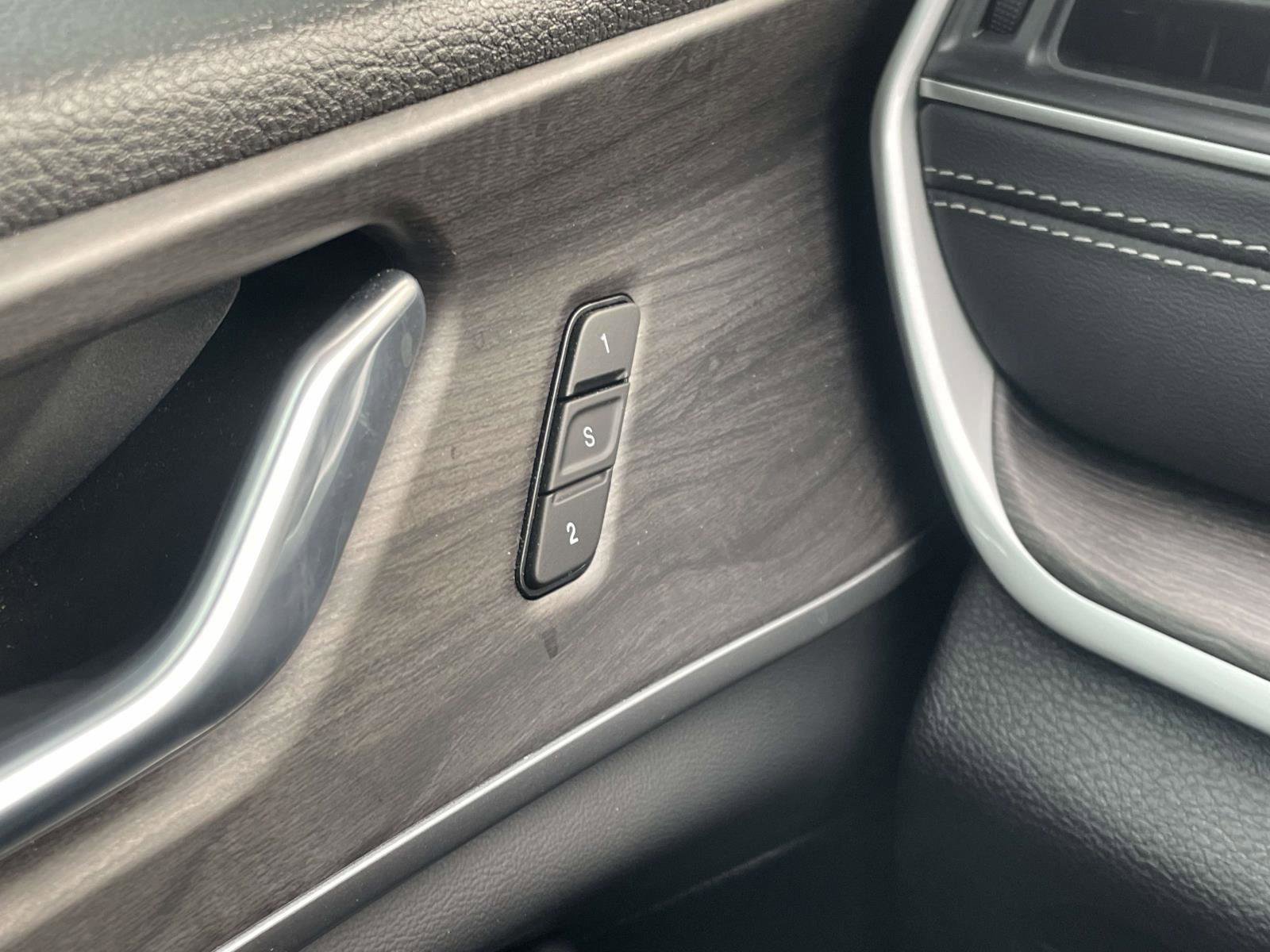 Used 2025 Jeep Grand Cherokee L Limited w/ Trailer Tow Package image 14