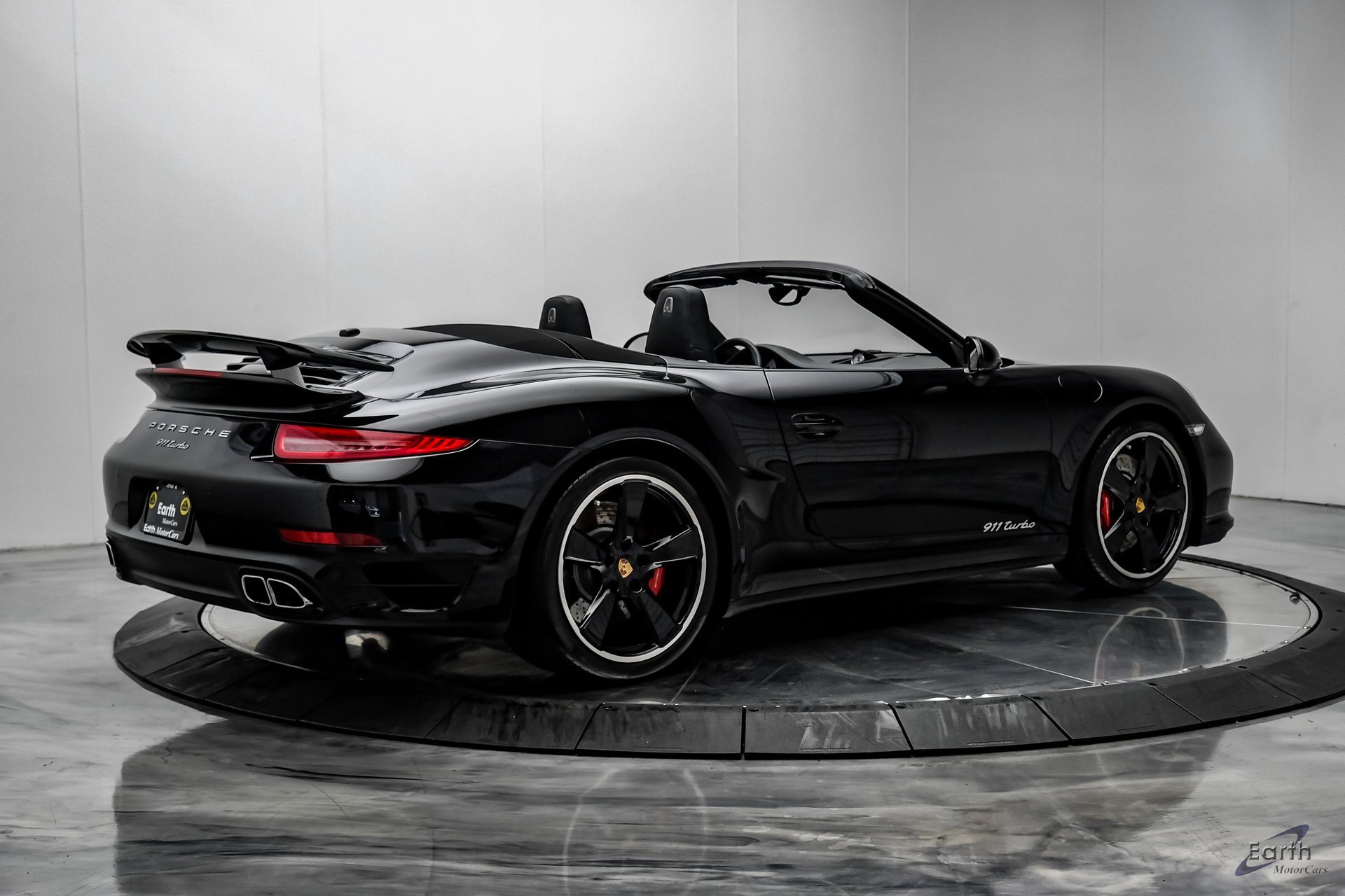 Used 2015 Porsche 911 Turbo image 16