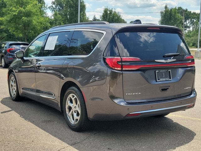 Used 2023 Chrysler Pacifica Limited FWD image 3