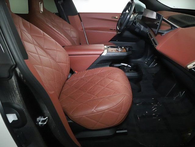 Certified 2023 BMW iX M60 w/ Executive Package AWD/4WD image 38