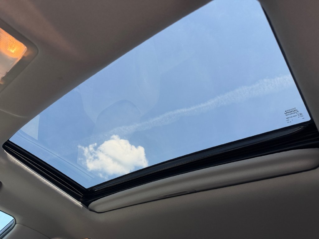 Used 2019 Toyota Highlander Limited FWD image 17