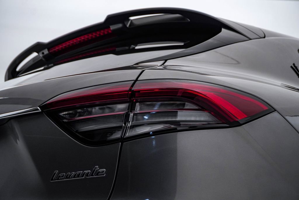 Certified 2022 Maserati Levante Modena image 13