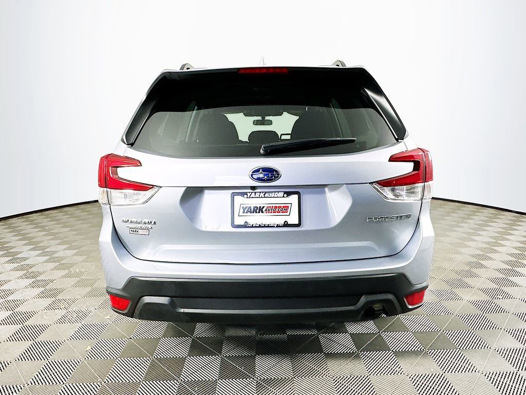 Certified 2022 Subaru Forester Premium image 9