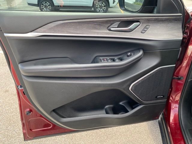 Used 2022 Jeep Grand Cherokee Limited image 11