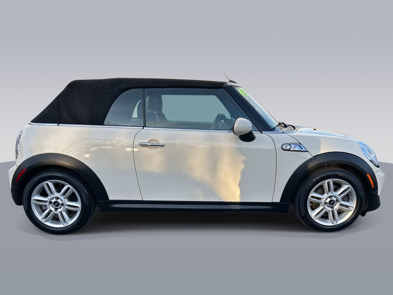 Used 2015 MINI Cooper S image 2