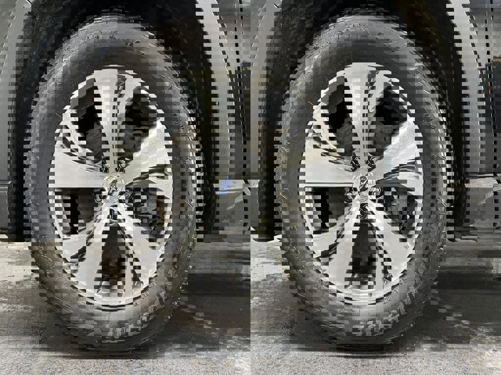 Used 2023 Subaru Ascent Premium image 5