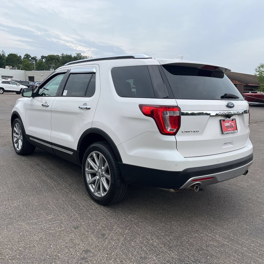 Used 2017 Ford Explorer Limited AWD/4WD image 4