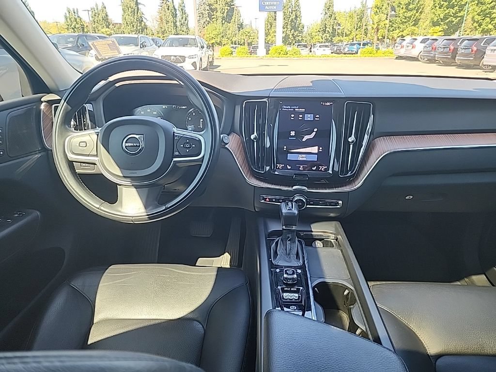 Used 2021 Volvo XC60 T5 Momentum w/ Protection Package AWD/4WD image 22