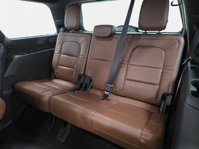 Certified 2024 Lincoln Navigator Reserve AWD/4WD image 34