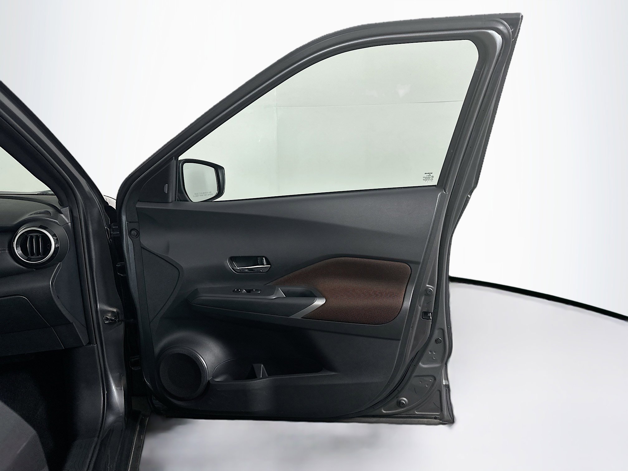 Used 2024 Nissan Kicks SR image 29