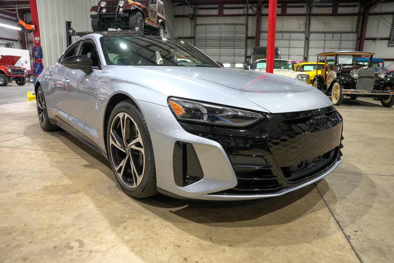 Used 2022 Audi e-tron GT Premium Plus w/ Performance Package AWD/4WD image 12